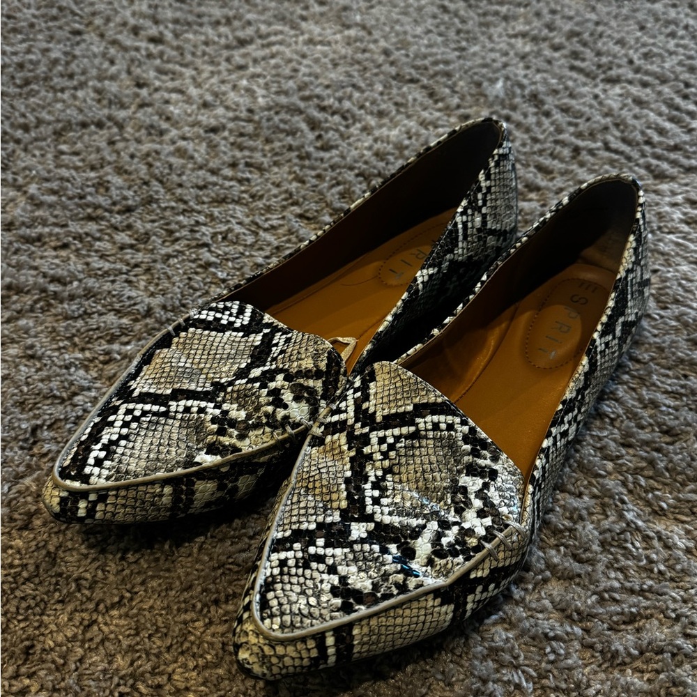 Esprit snake skin loafer